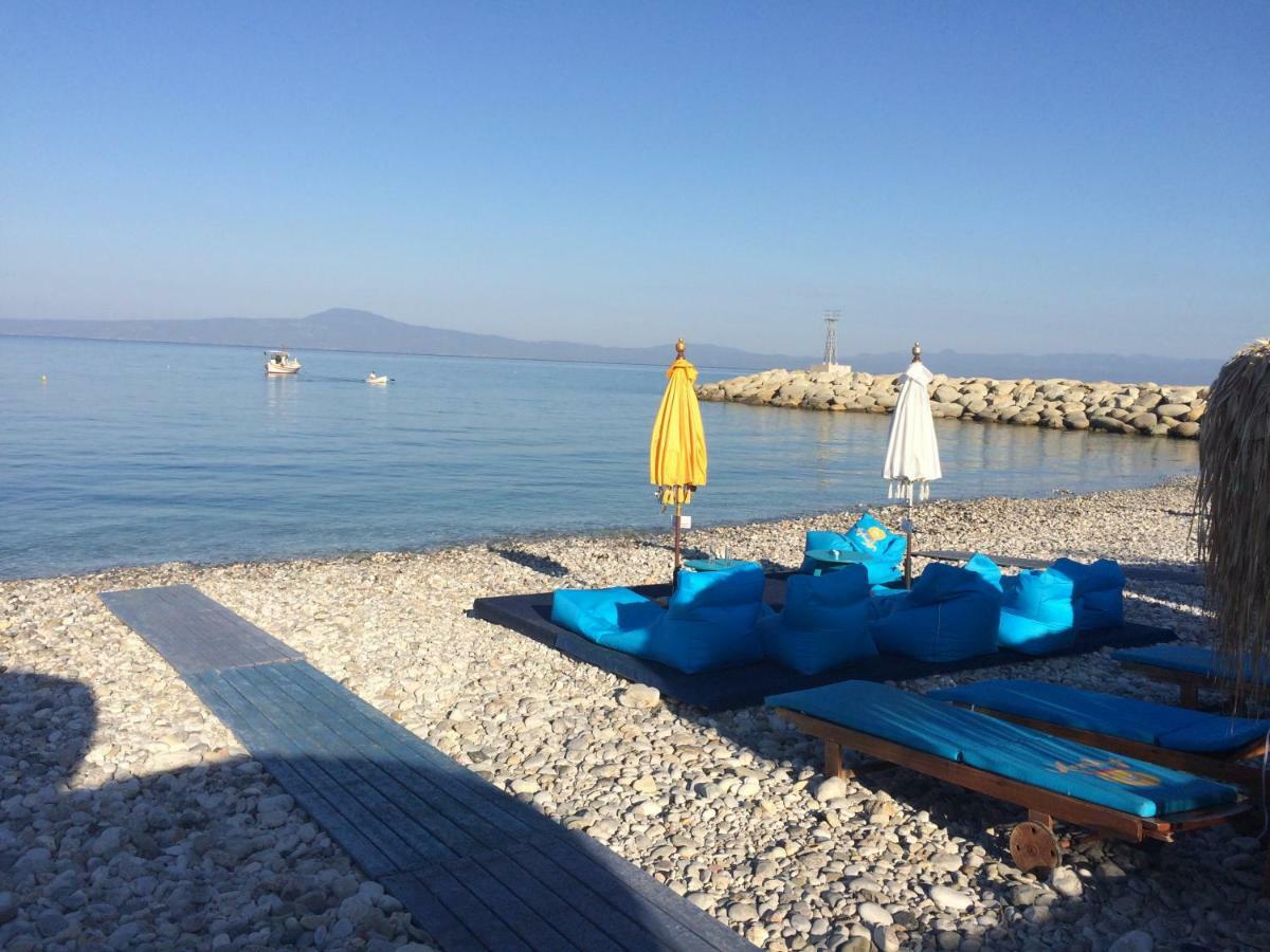 Agali 1 Mesonet In Front Of The Sea Apartment Akrogiali ภายนอก รูปภาพ